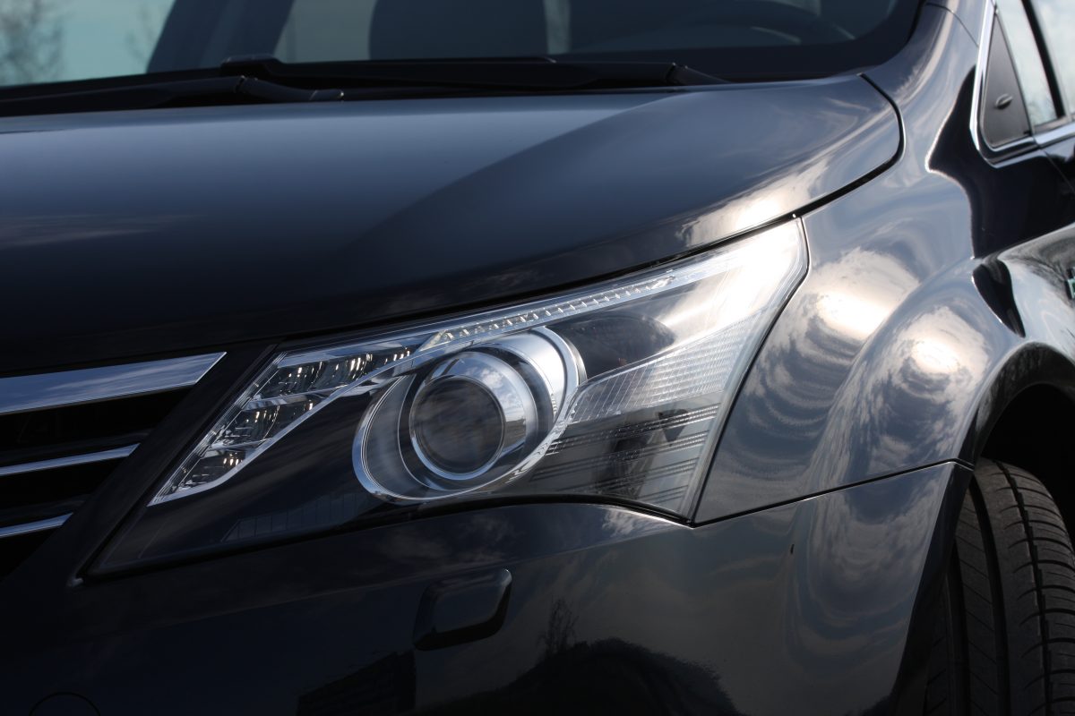 TOYOTA AVENSIS