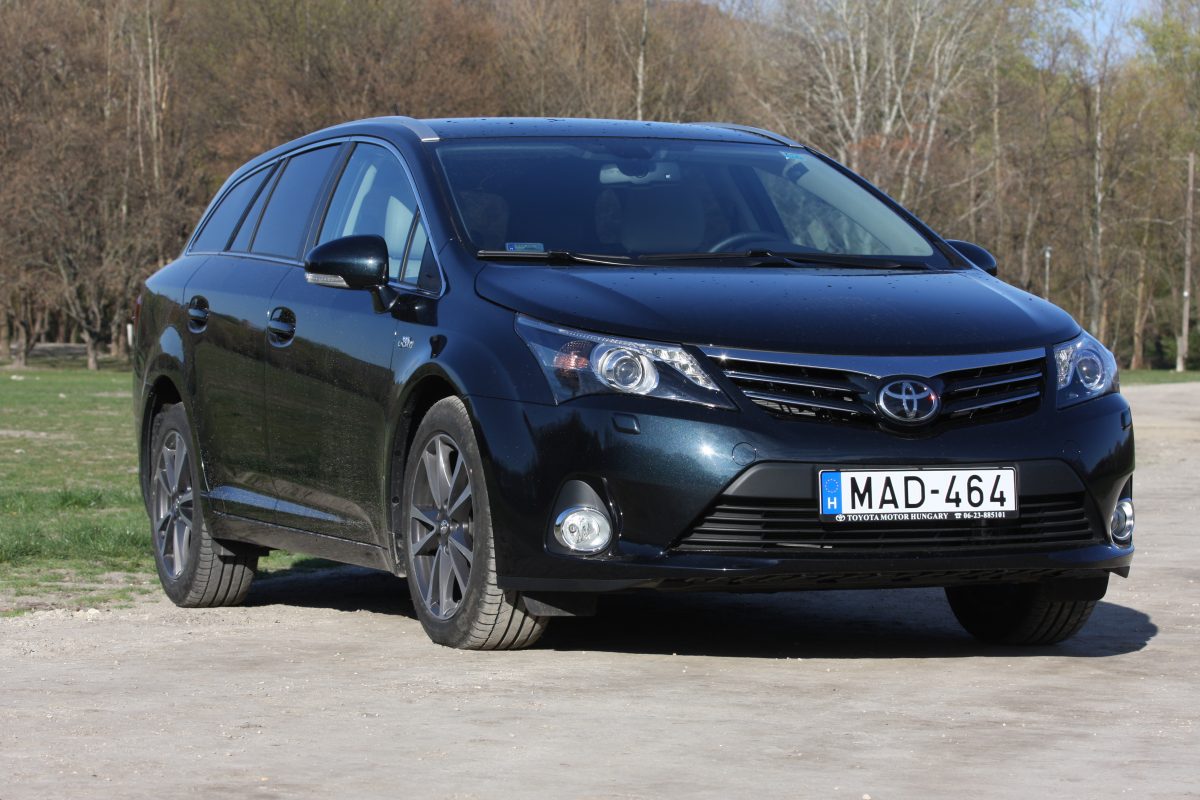 TOYOTA AVENSIS