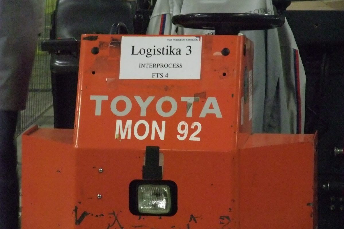 PEUGEOT 205