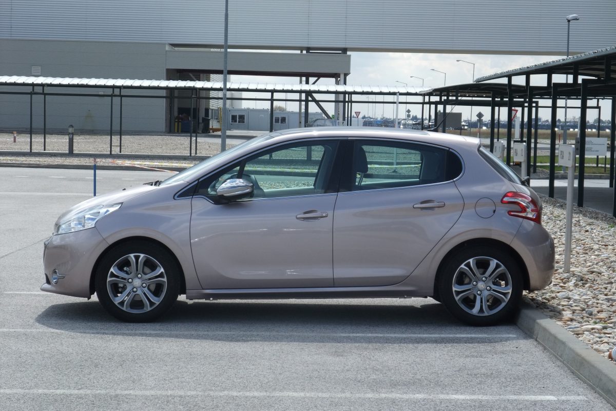PEUGEOT