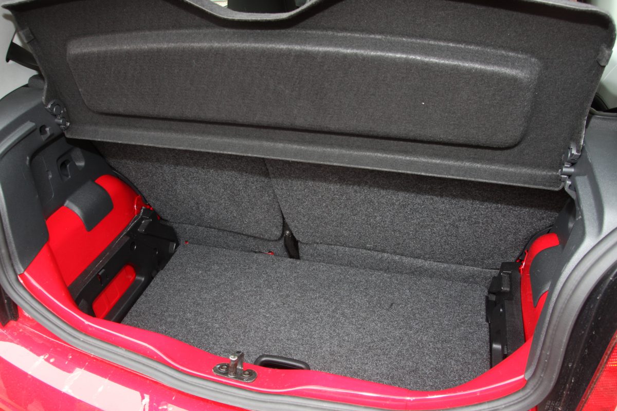 VOLKSWAGEN UP