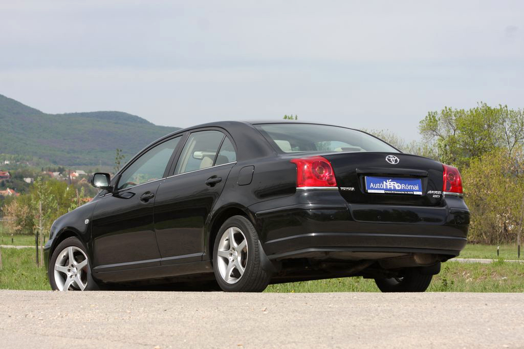 TOYOTA AVENSIS