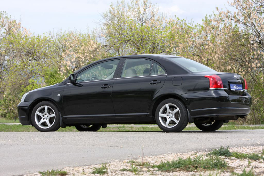 TOYOTA AVENSIS