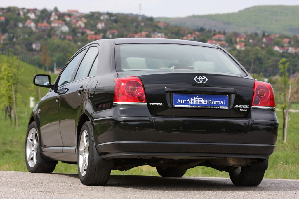 TOYOTA AVENSIS