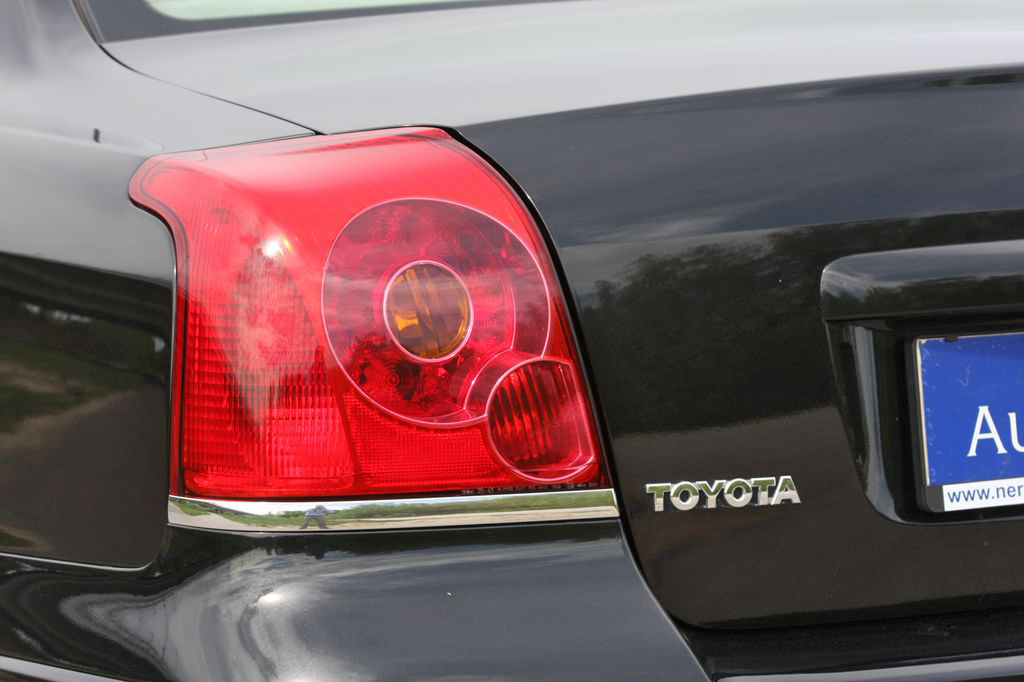 TOYOTA AVENSIS