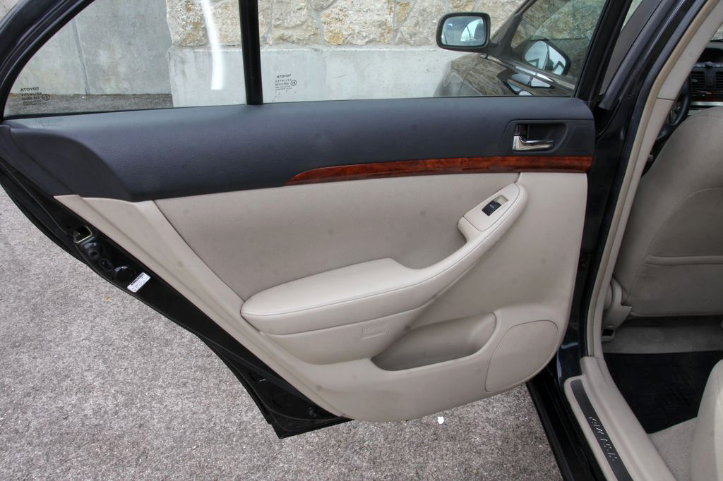 TOYOTA AVENSIS
