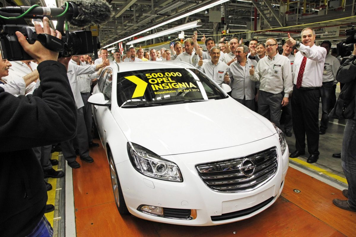OPEL COMMODORE