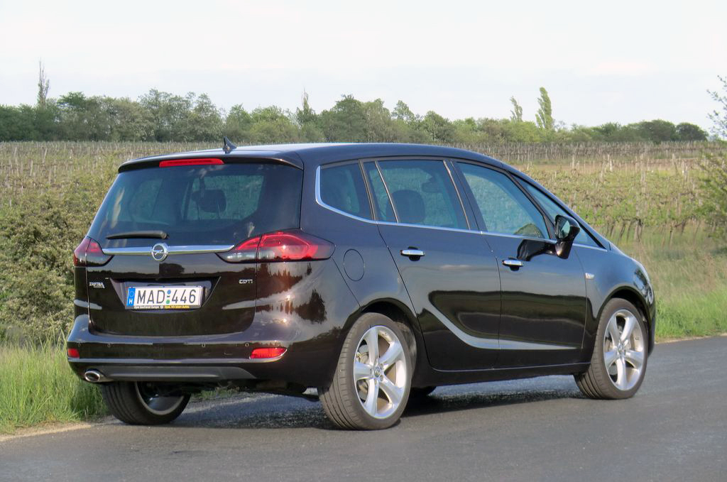 OPEL ZAFIRA TOURER