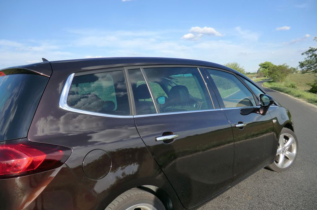 OPEL ZAFIRA TOURER