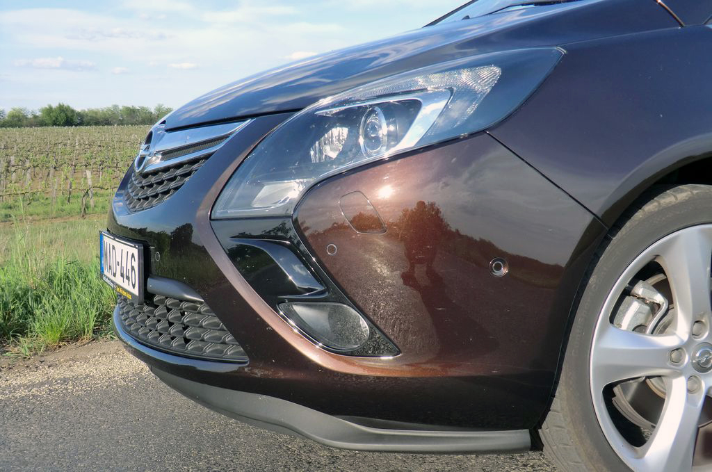OPEL ZAFIRA TOURER