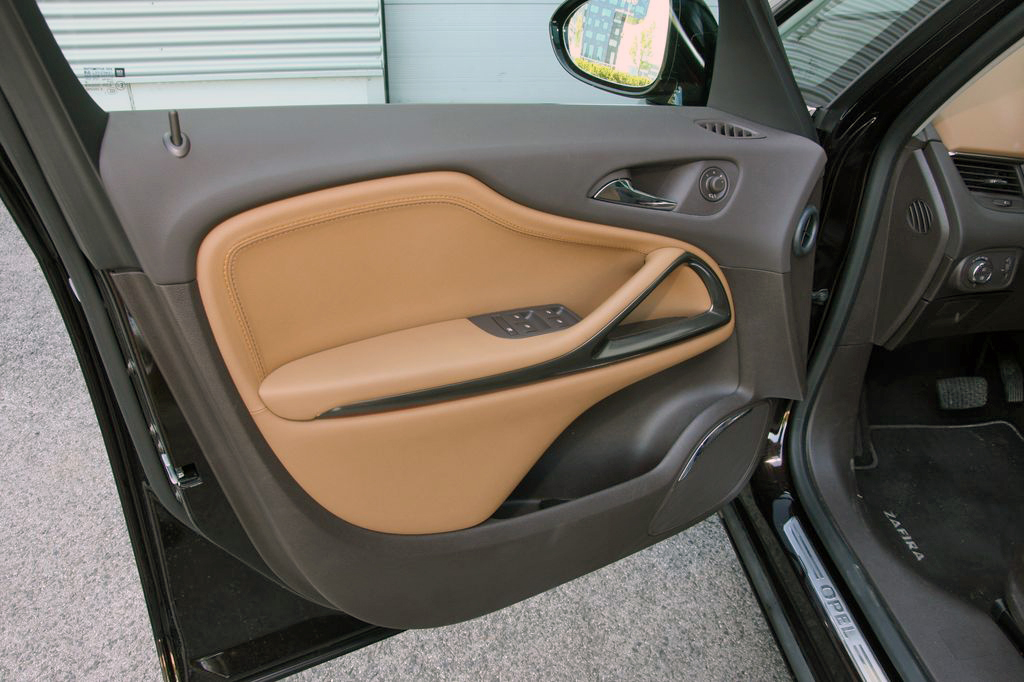 OPEL ZAFIRA TOURER