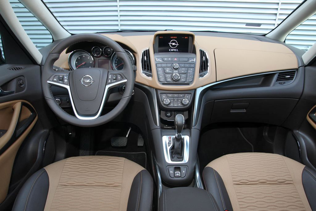 OPEL ZAFIRA TOURER