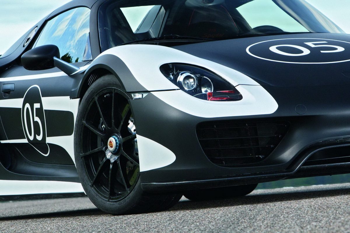 PORSCHE