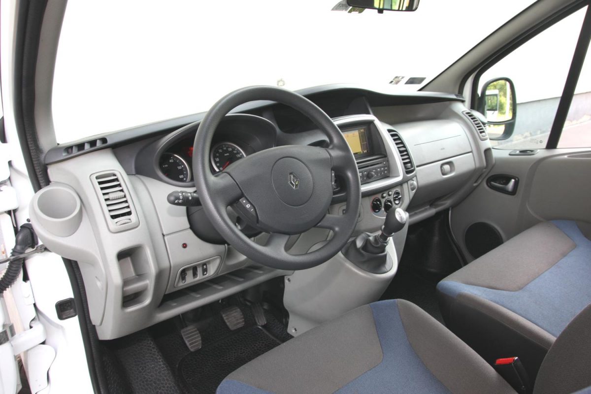 RENAULT TRAFIC