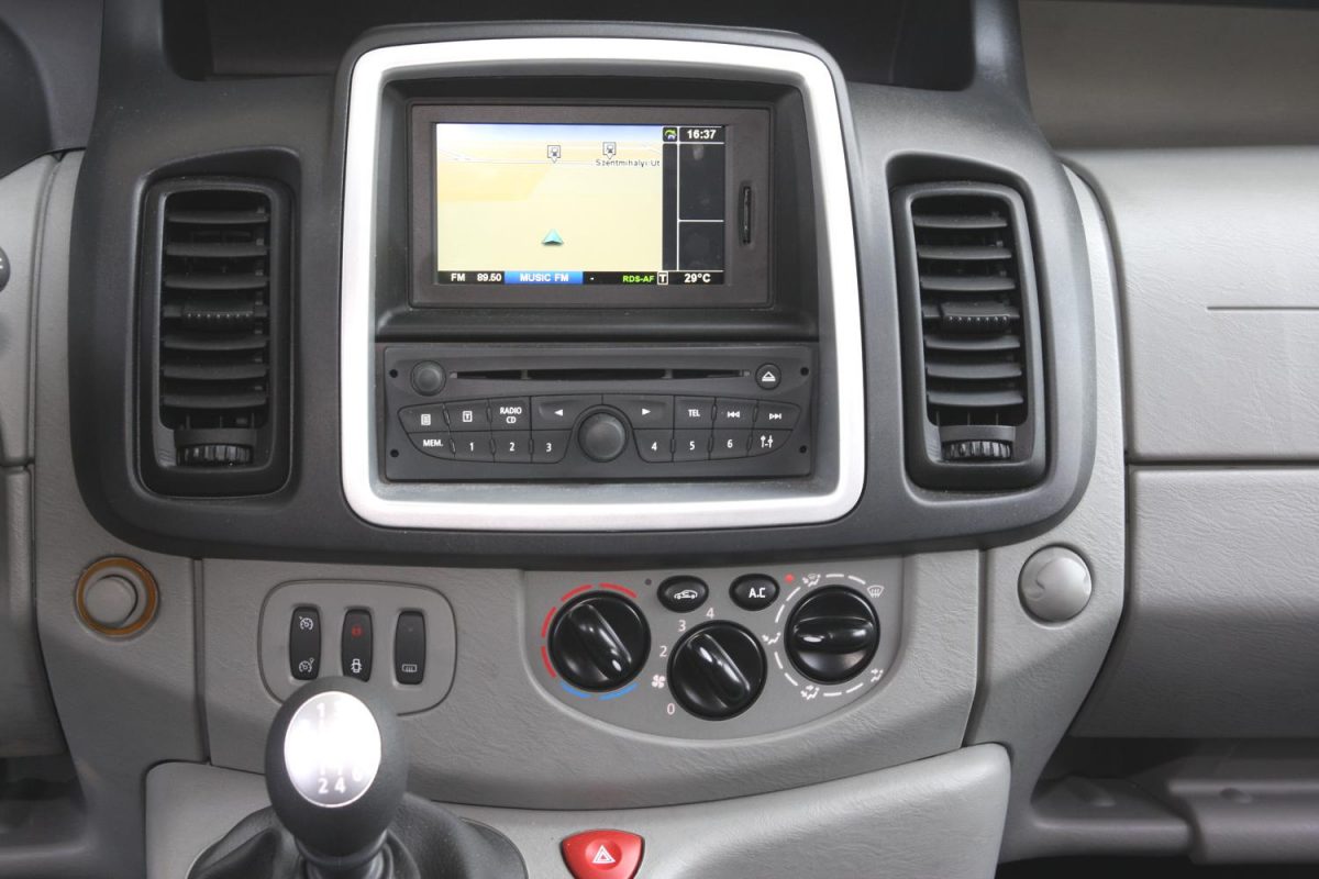 RENAULT TRAFIC