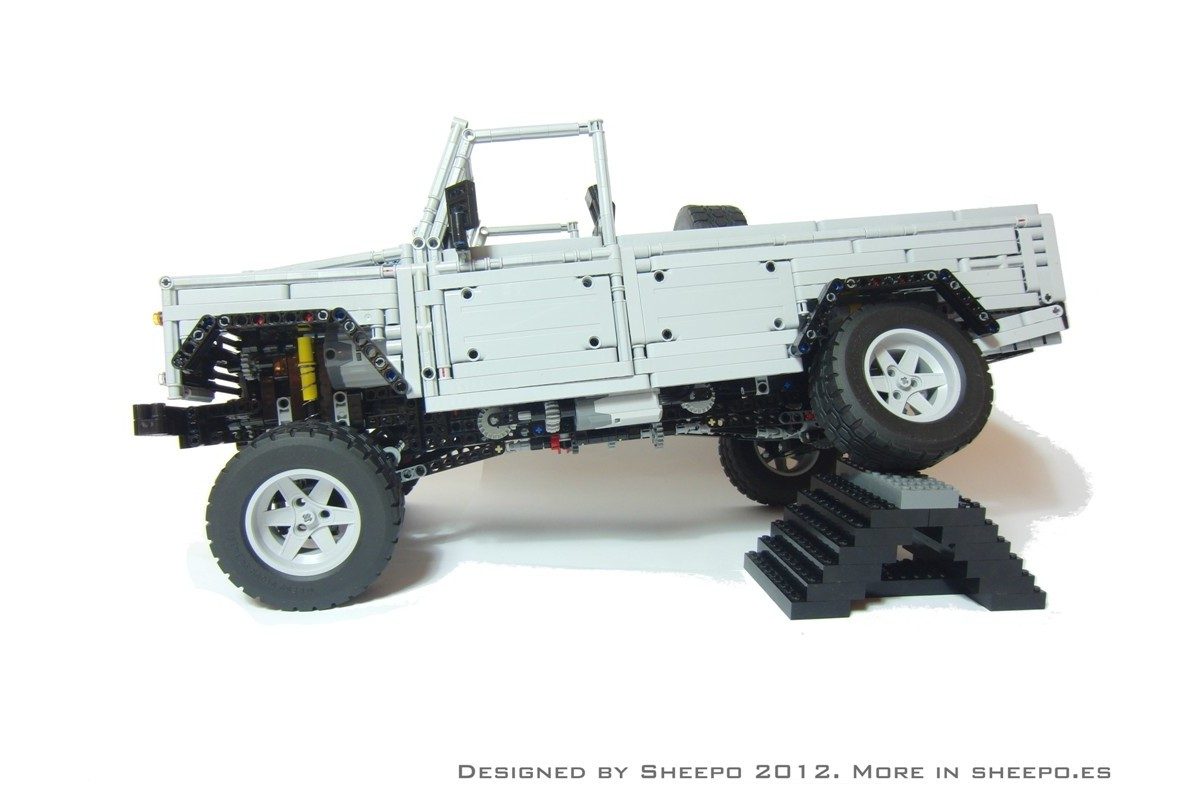 LAND ROVER DEFENDER
