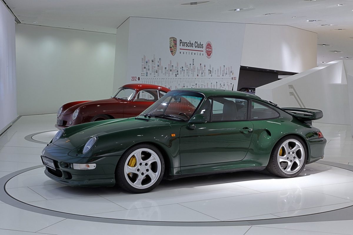 PORSCHE 911