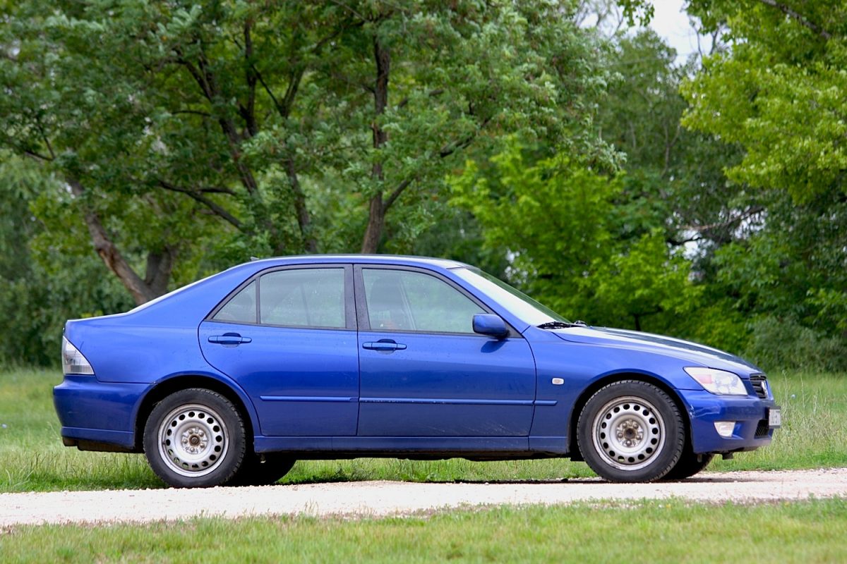 LEXUS IS