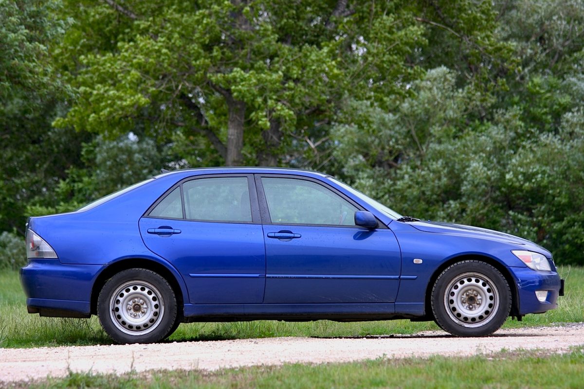 LEXUS IS