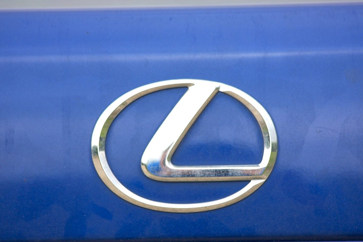 LEXUS IS