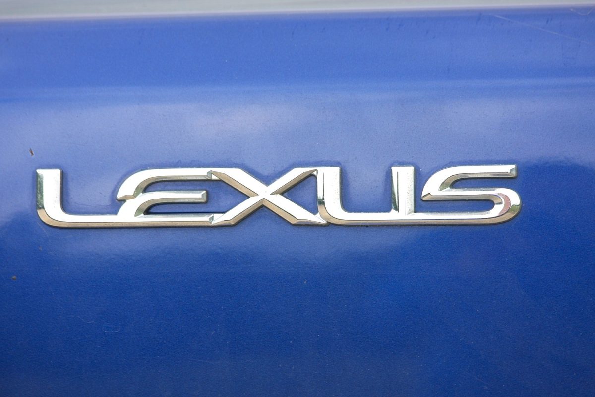 LEXUS IS