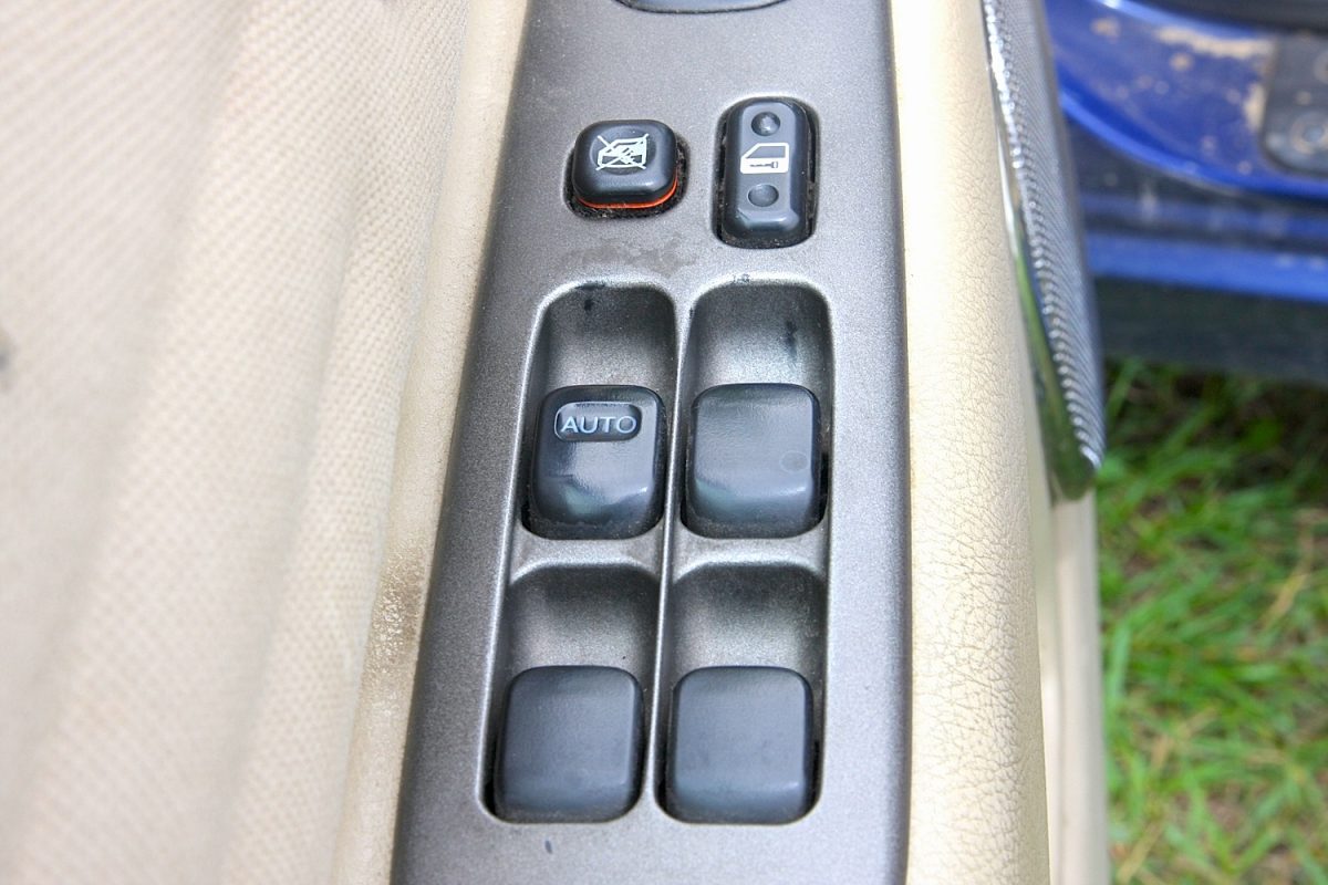 LEXUS IS