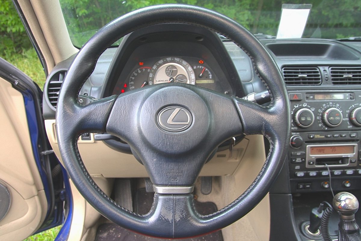 LEXUS IS