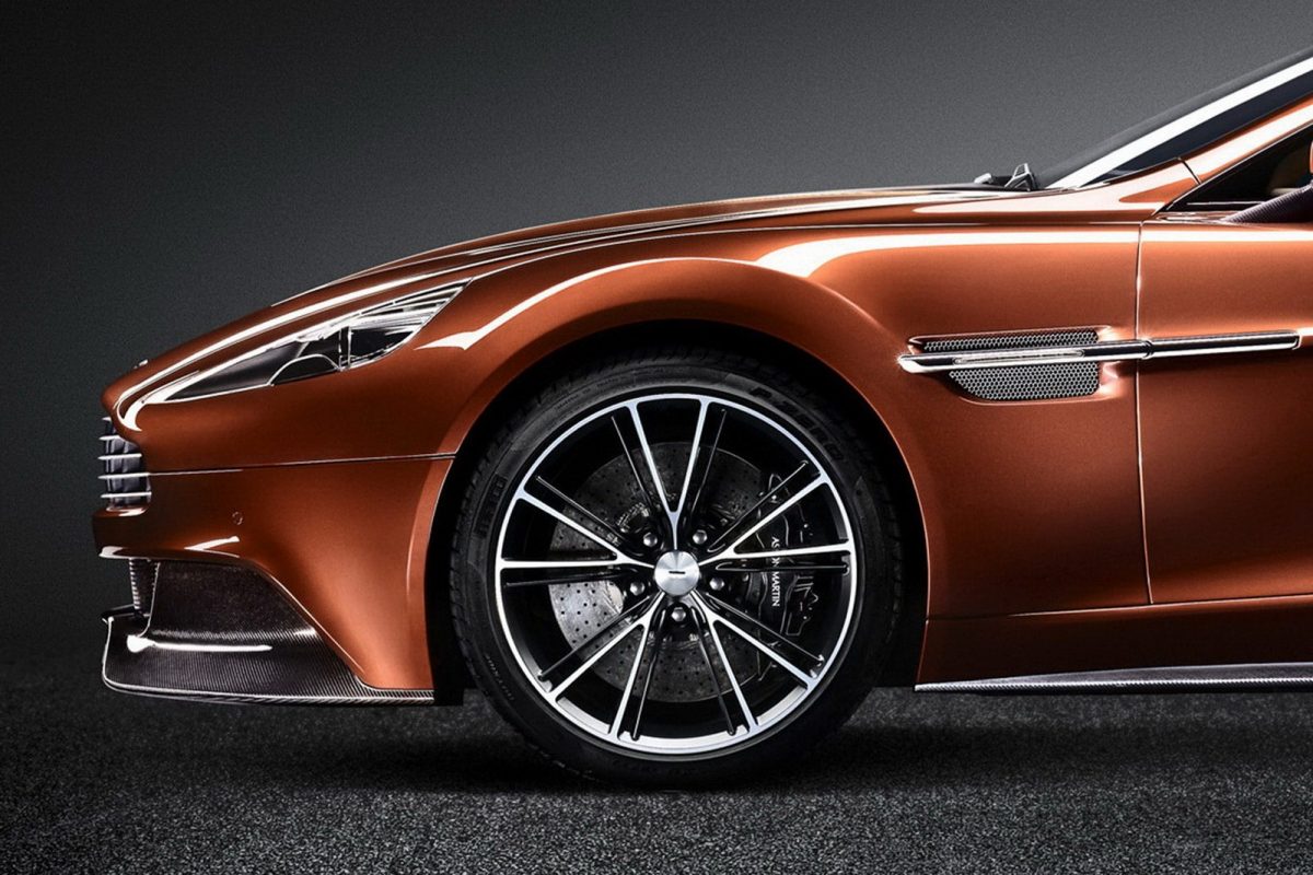 ASTON MARTIN VANQUISH