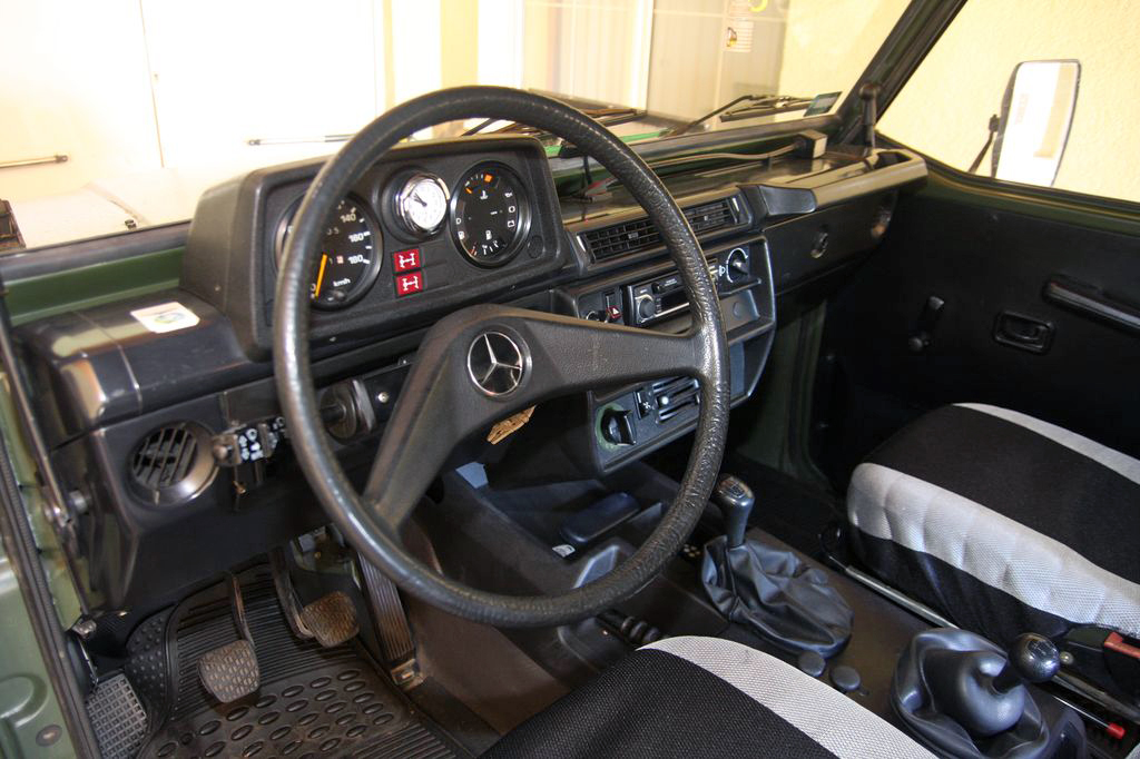 MERCEDES-BENZ G 250