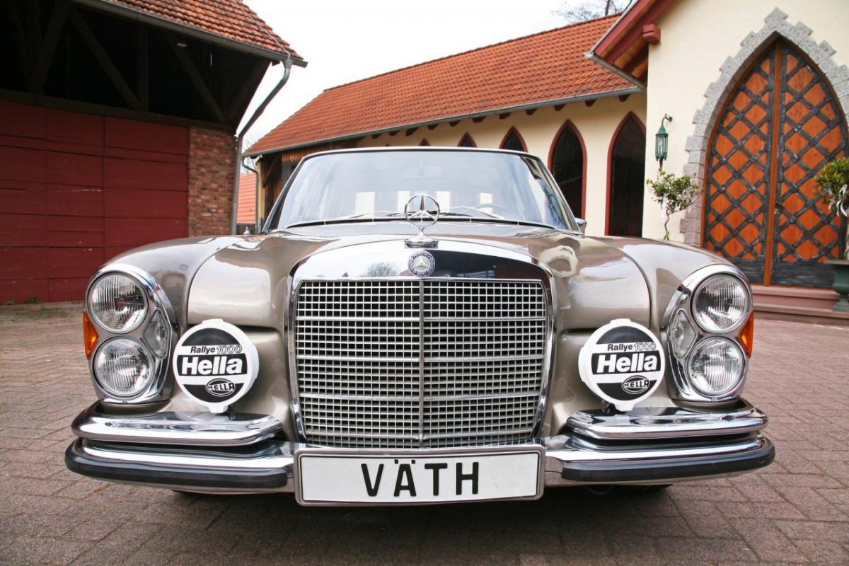 MERCEDES-BENZ W 109