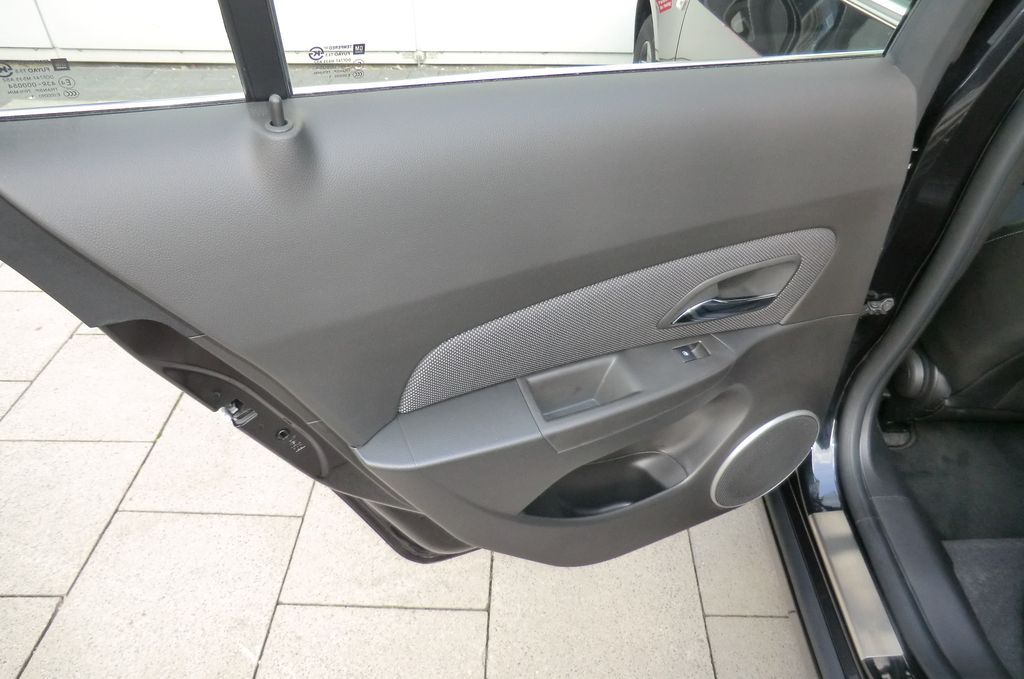 CHEVROLET CRUZE
