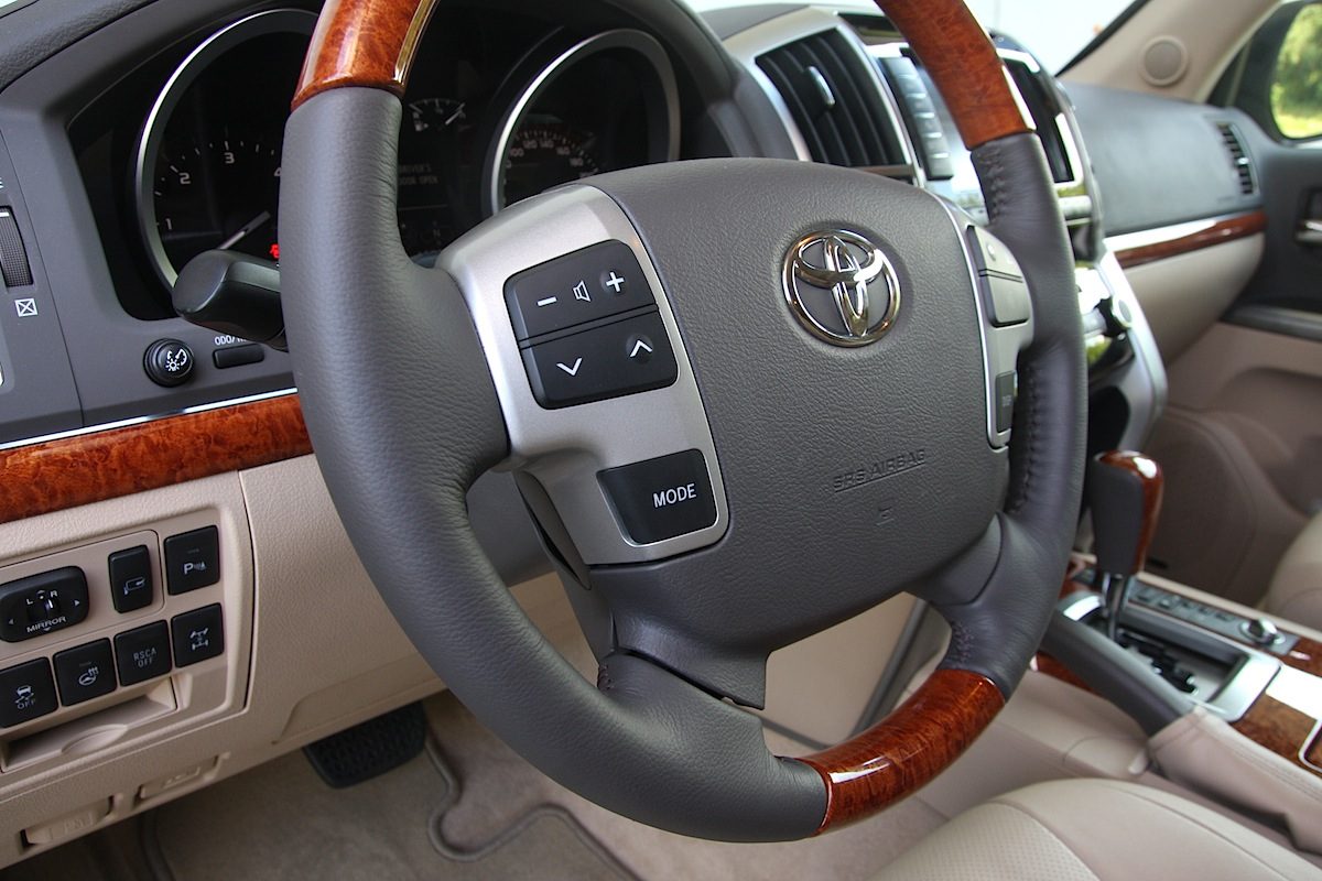 TOYOTA LAND CRUISER