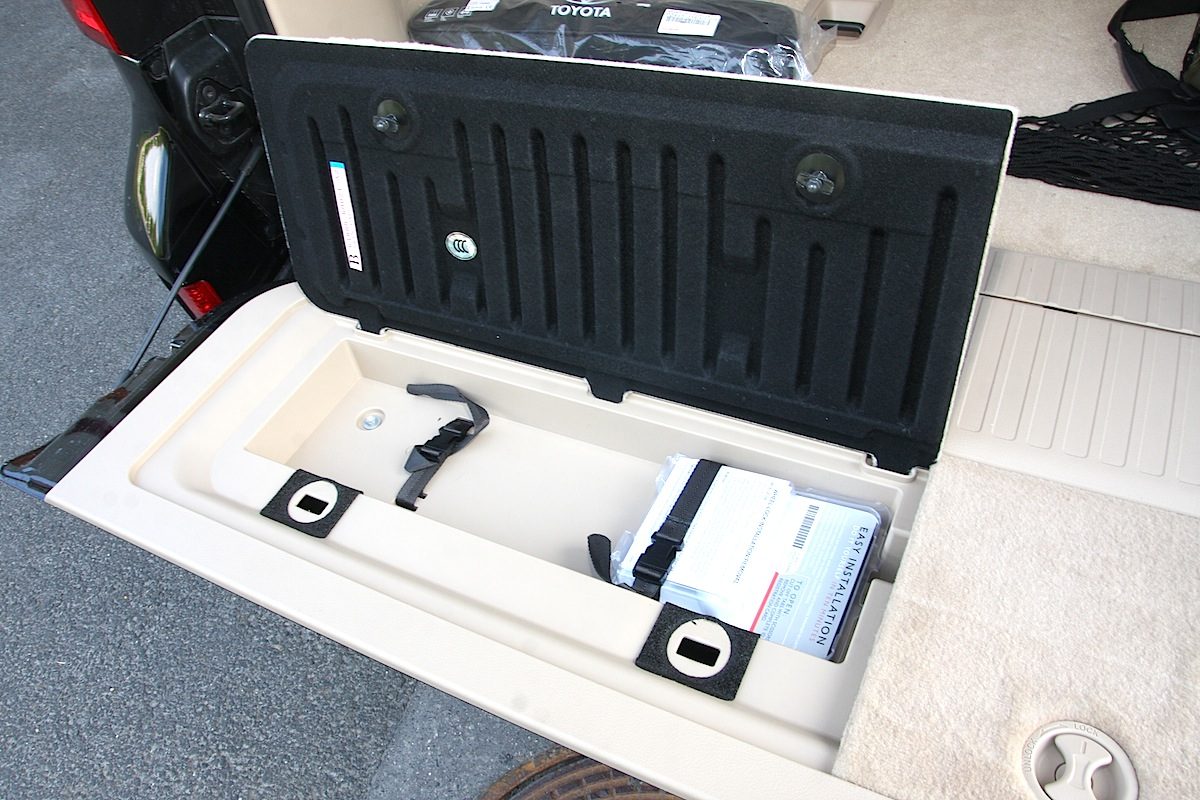 TOYOTA LAND CRUISER