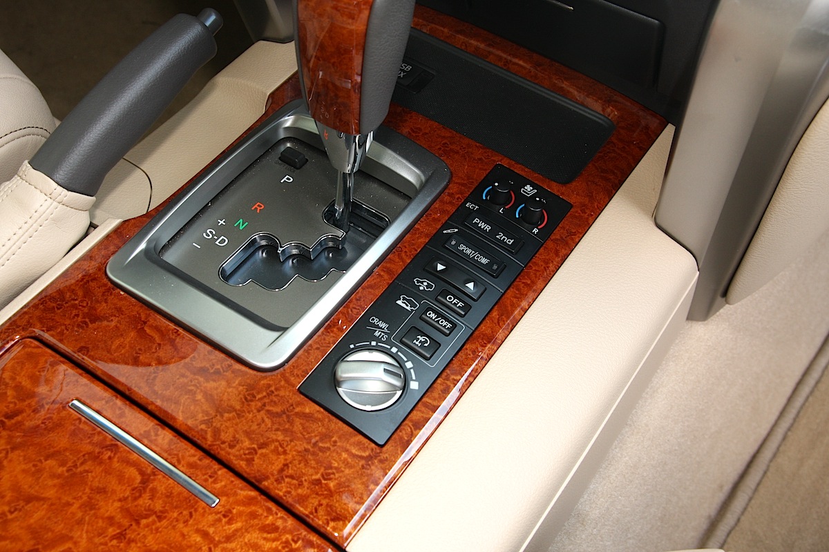 TOYOTA LAND CRUISER