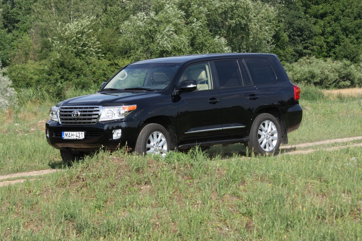 TOYOTA LAND CRUISER