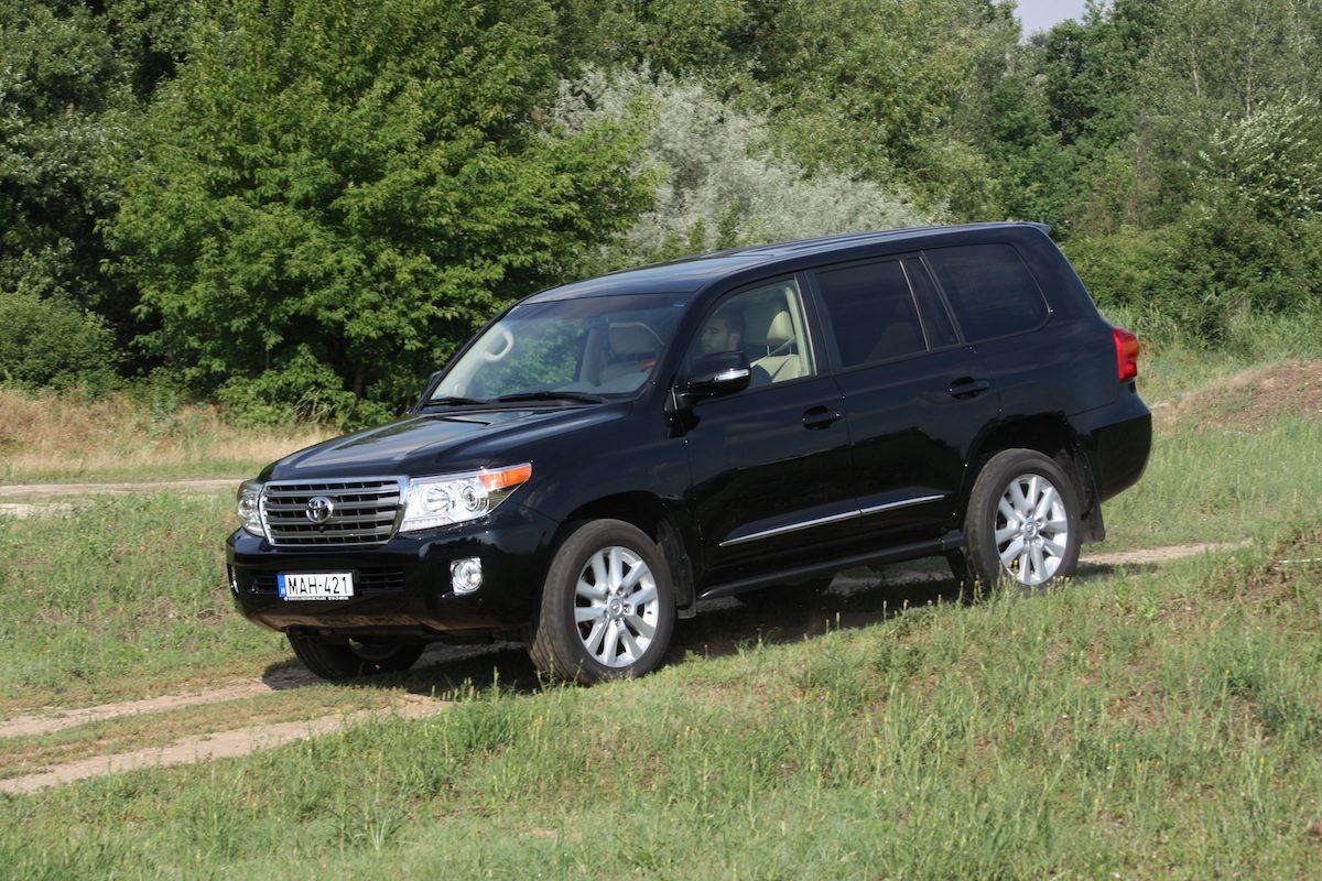 TOYOTA LAND CRUISER