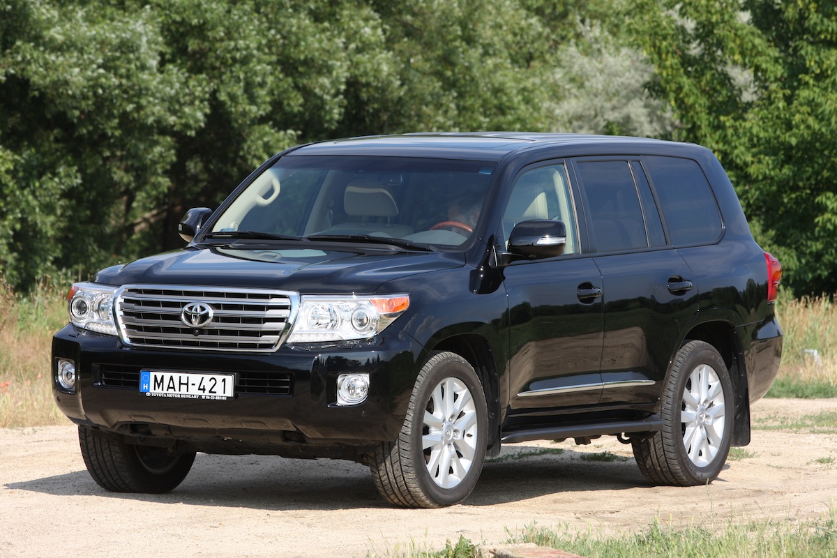 TOYOTA LAND CRUISER