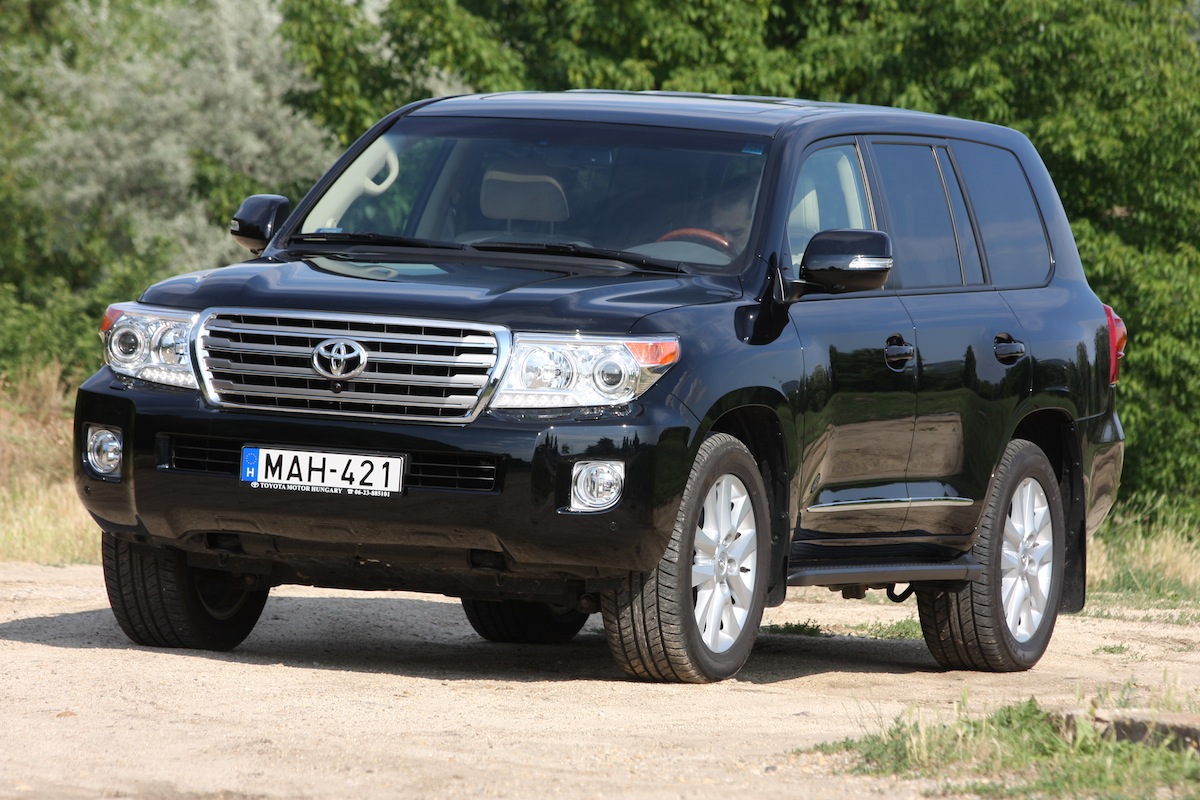 TOYOTA LAND CRUISER
