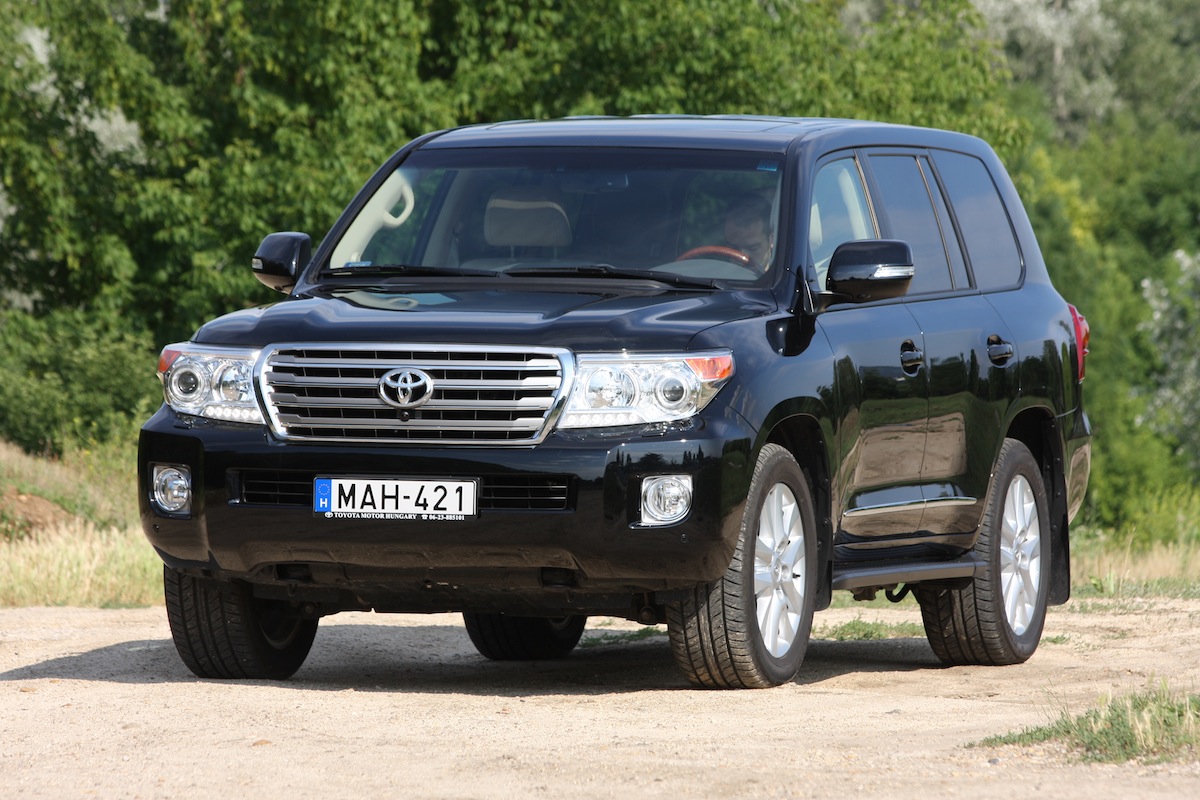 TOYOTA LAND CRUISER