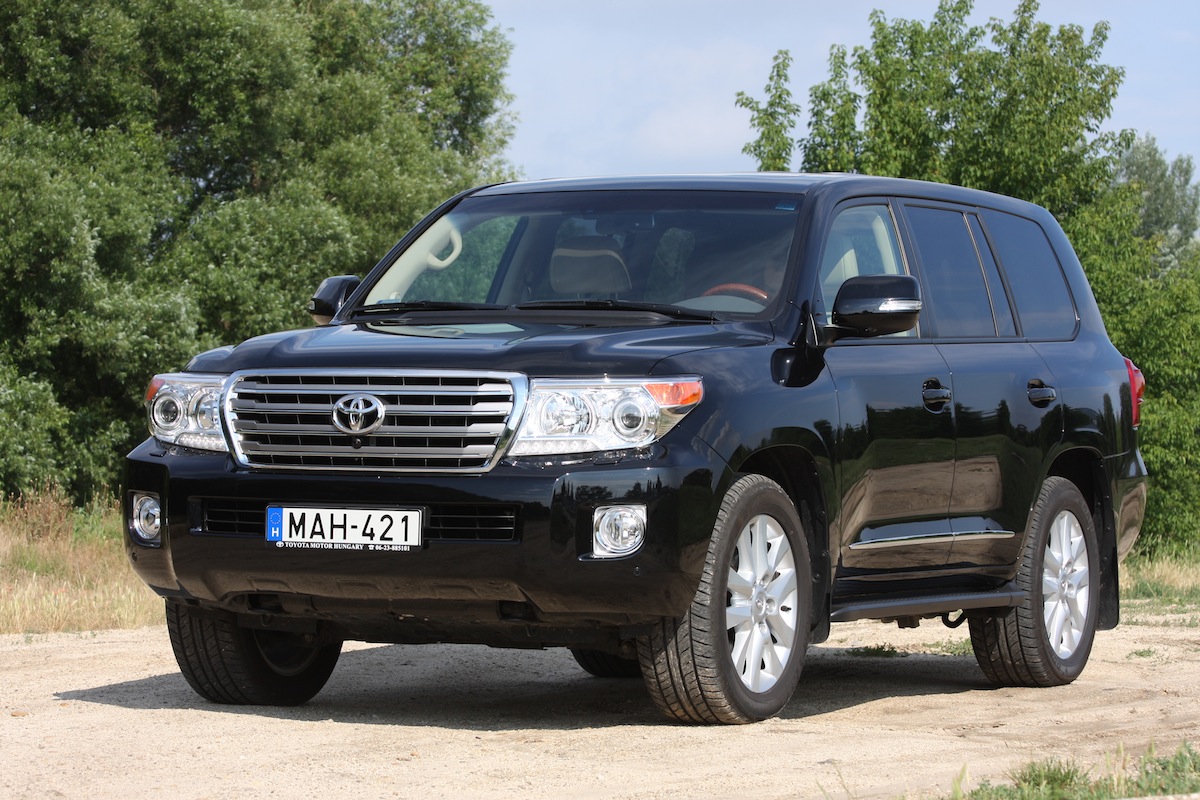 TOYOTA LAND CRUISER