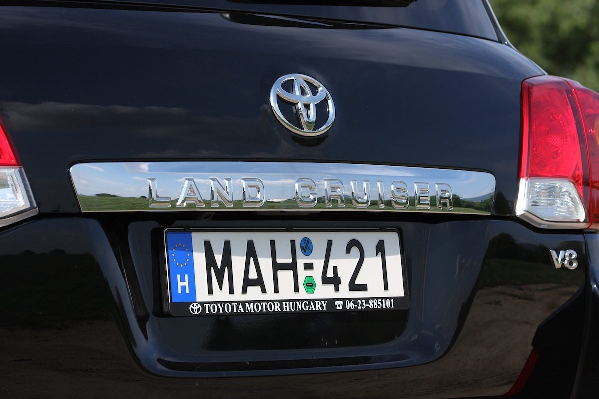 TOYOTA LAND CRUISER