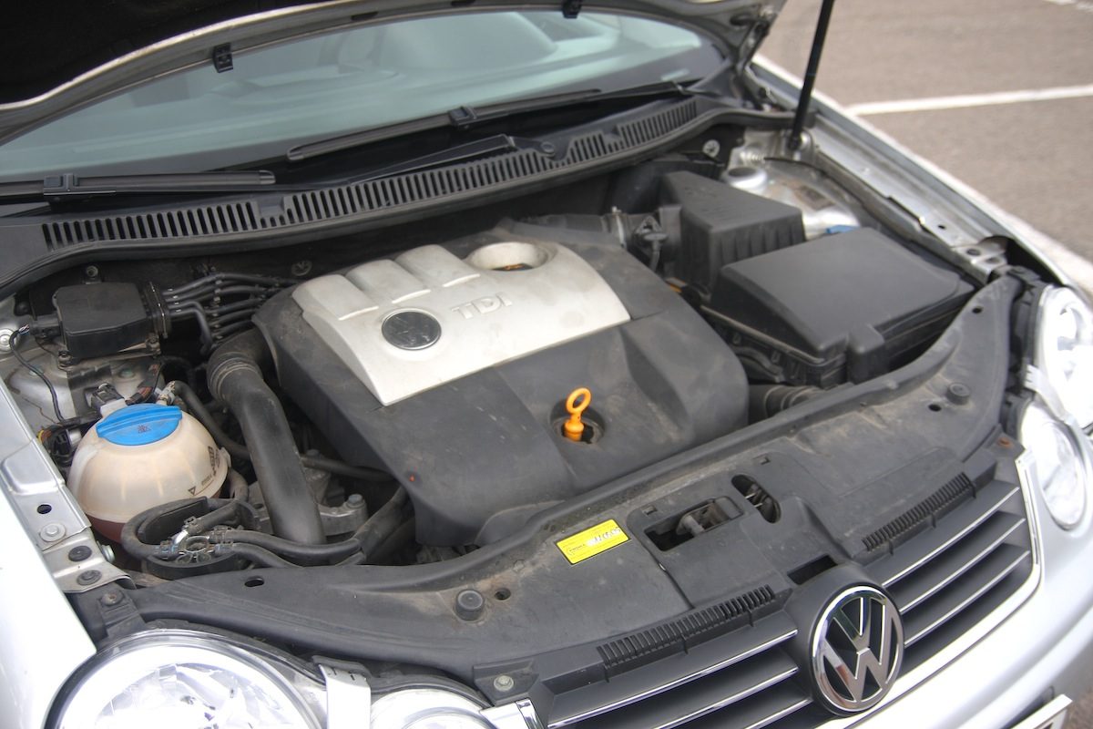 VOLKSWAGEN POLO