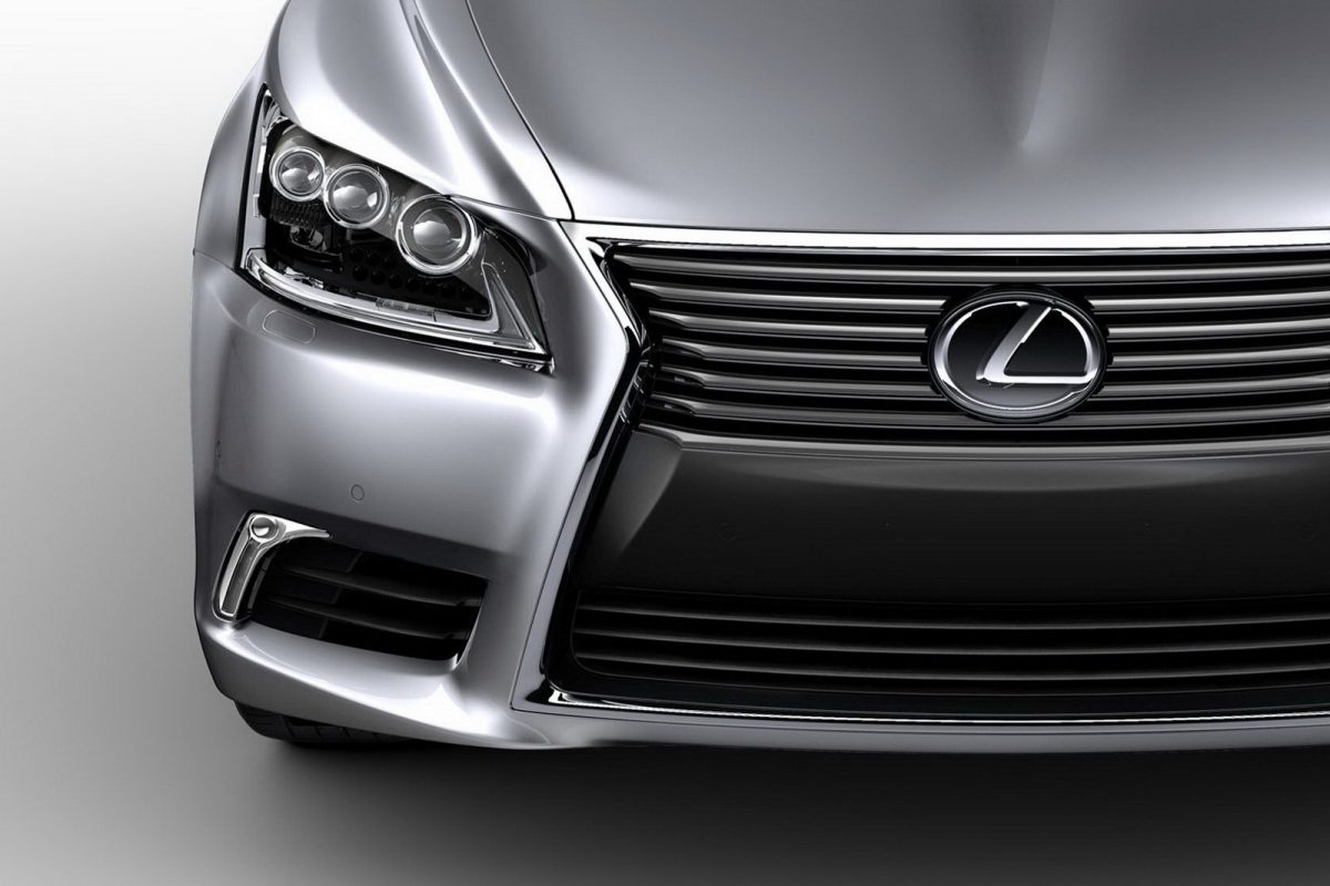 LEXUS