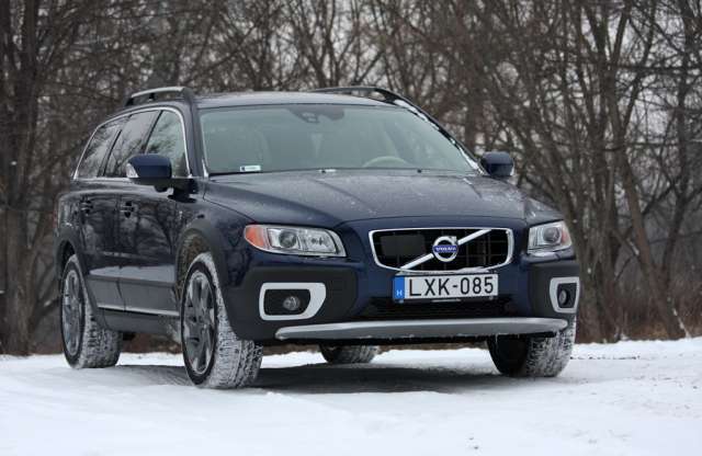 Vérző szívvel is kéne - Volvo XC70 teszt