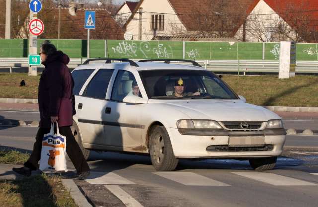 Visszahozzák a zebrákat - lassulhat a forgalom