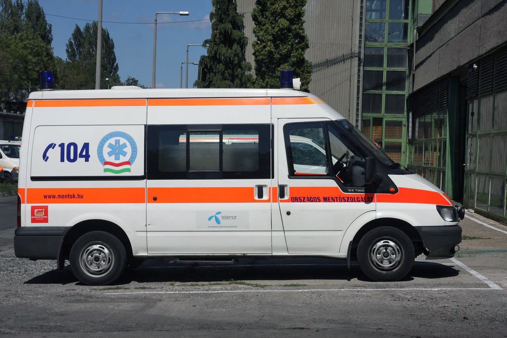 TOYOTA HI-ACE