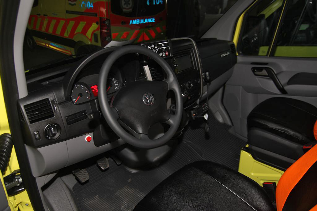 TOYOTA HI-ACE