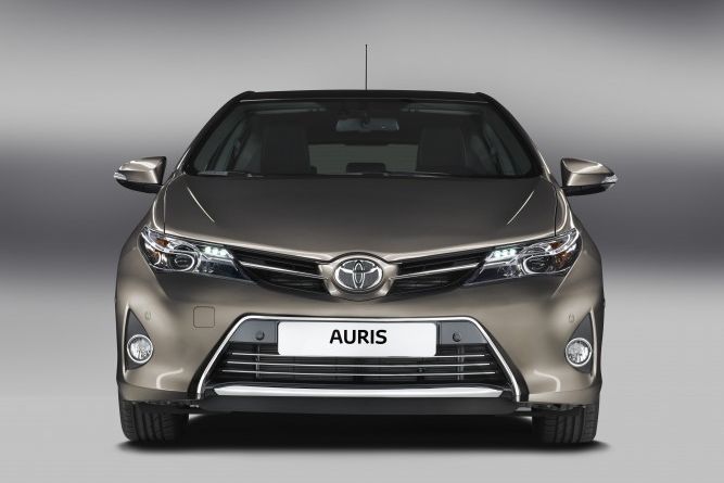 TOYOTA AURIS