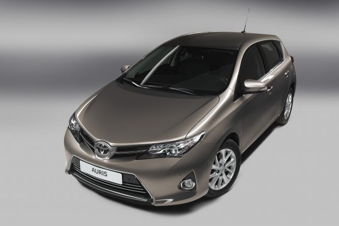 TOYOTA AURIS