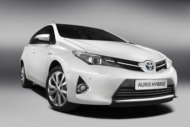 TOYOTA AURIS